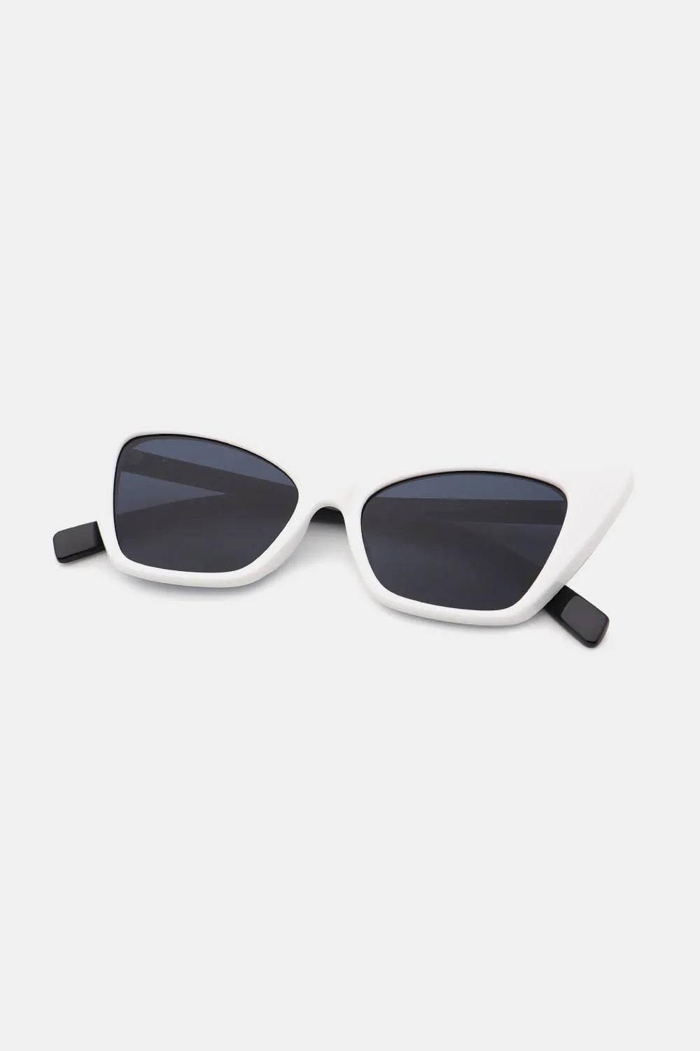 Cat Eye Frame Sunglasses - Liss & Lex