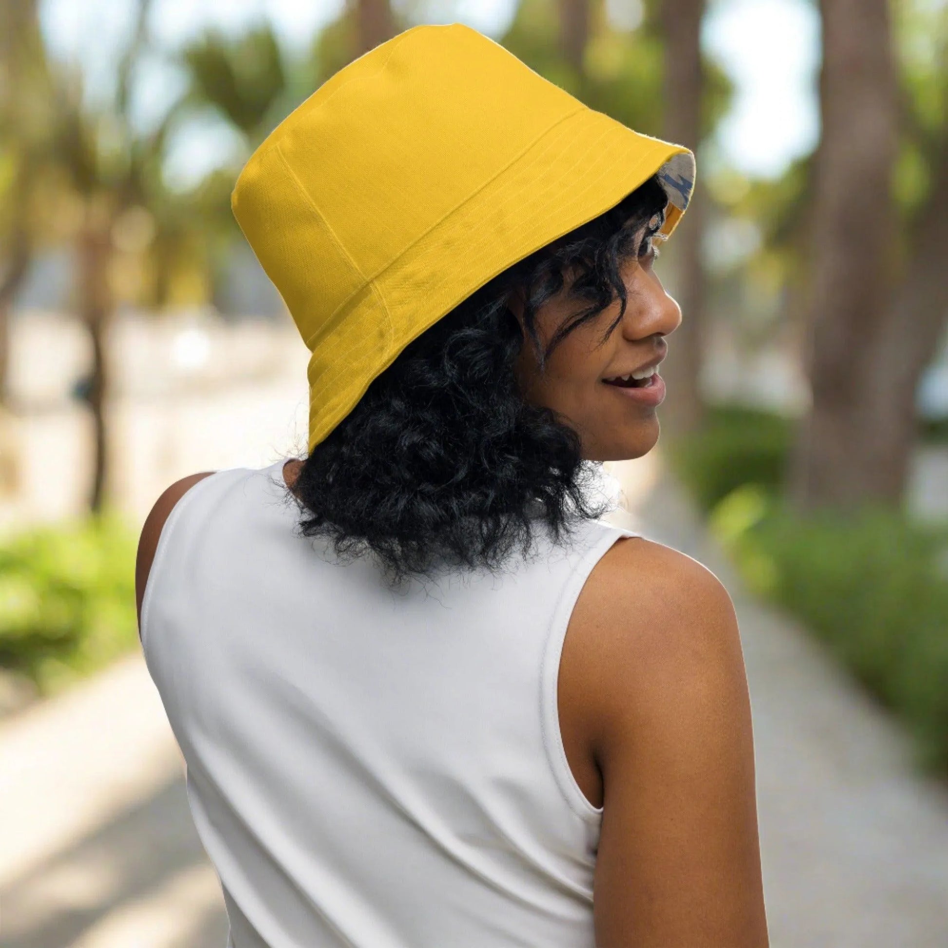 Bee Daisy Reversible Bucket Hat - Liss & Lex