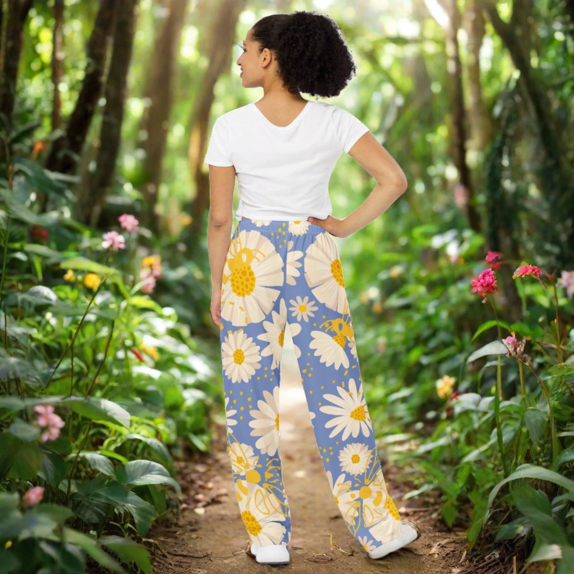 Bee Daisy Wide-Leg Pants - Liss & Lex