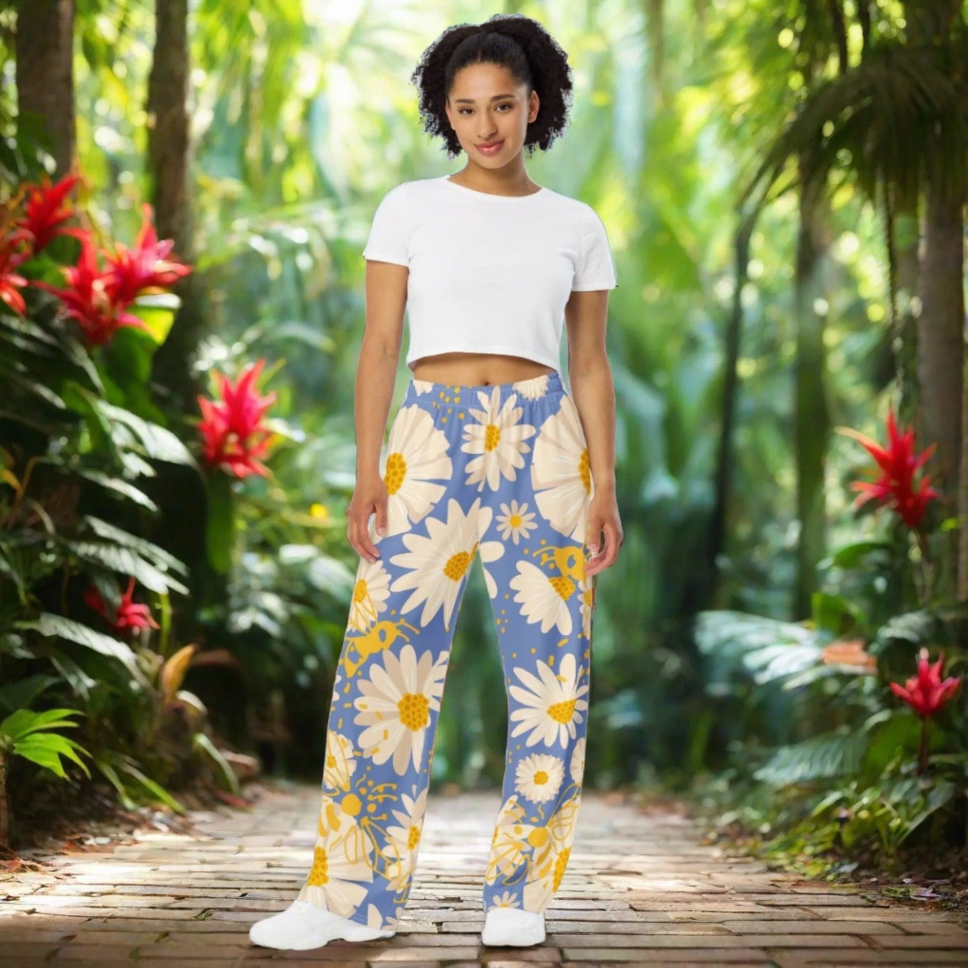 Bee Daisy Wide-Leg Pants - Liss & Lex